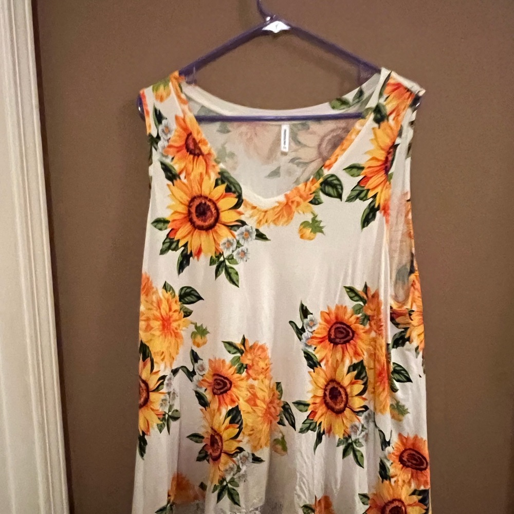 Soft Lace flowy tank top